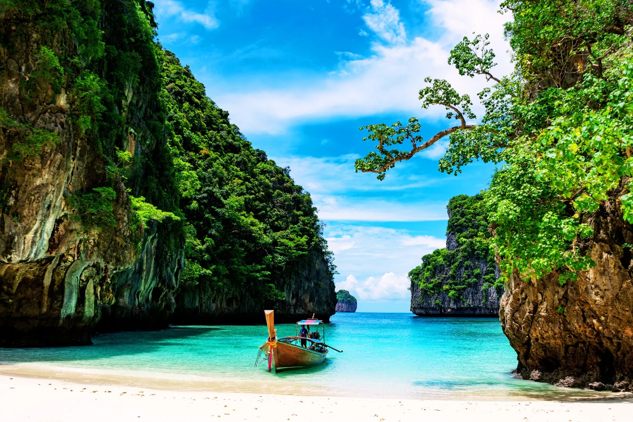Thailand Tour Package Samah Bay in Phi Phi Island Thailand