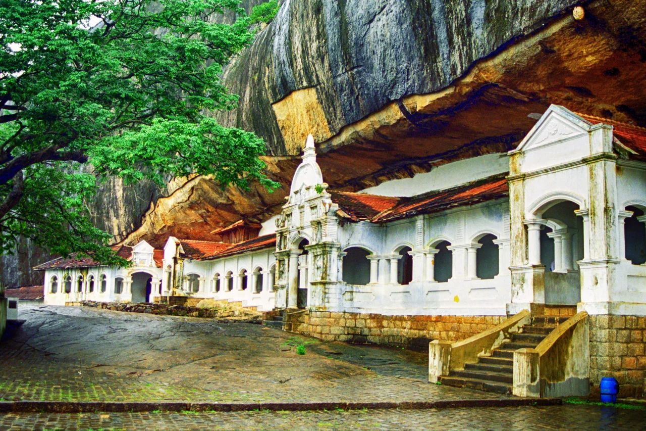 Sri Lanka Tour Package Cave temple in Sri Lanka