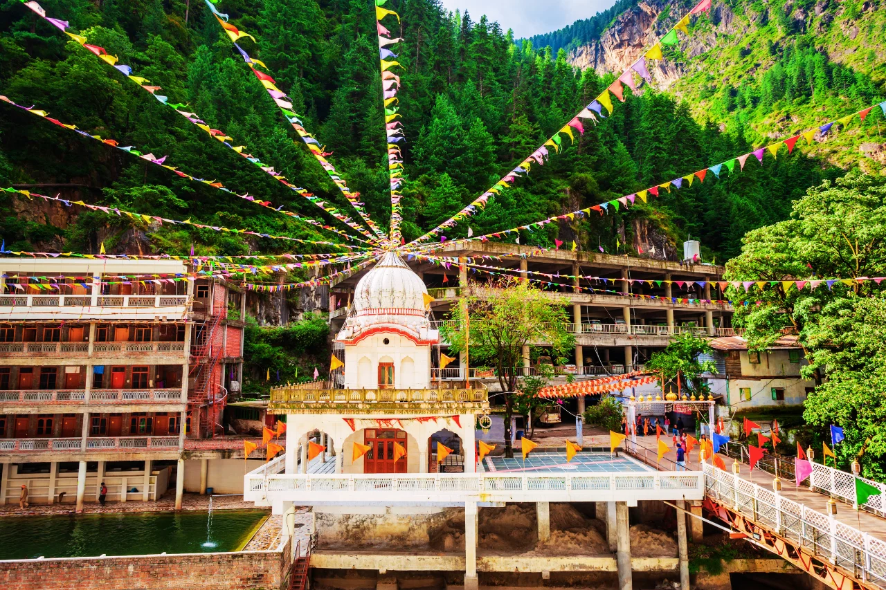 Kullu & Manali Tour Package Gurudwara Shri Manikaran Sahib