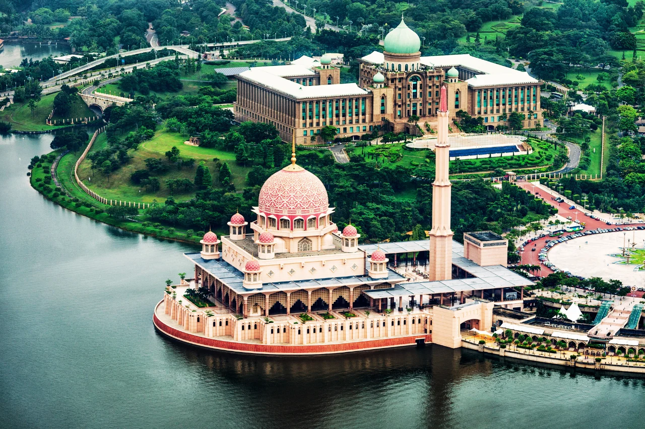 Malaysia Tour Package Putrajaya Mosque