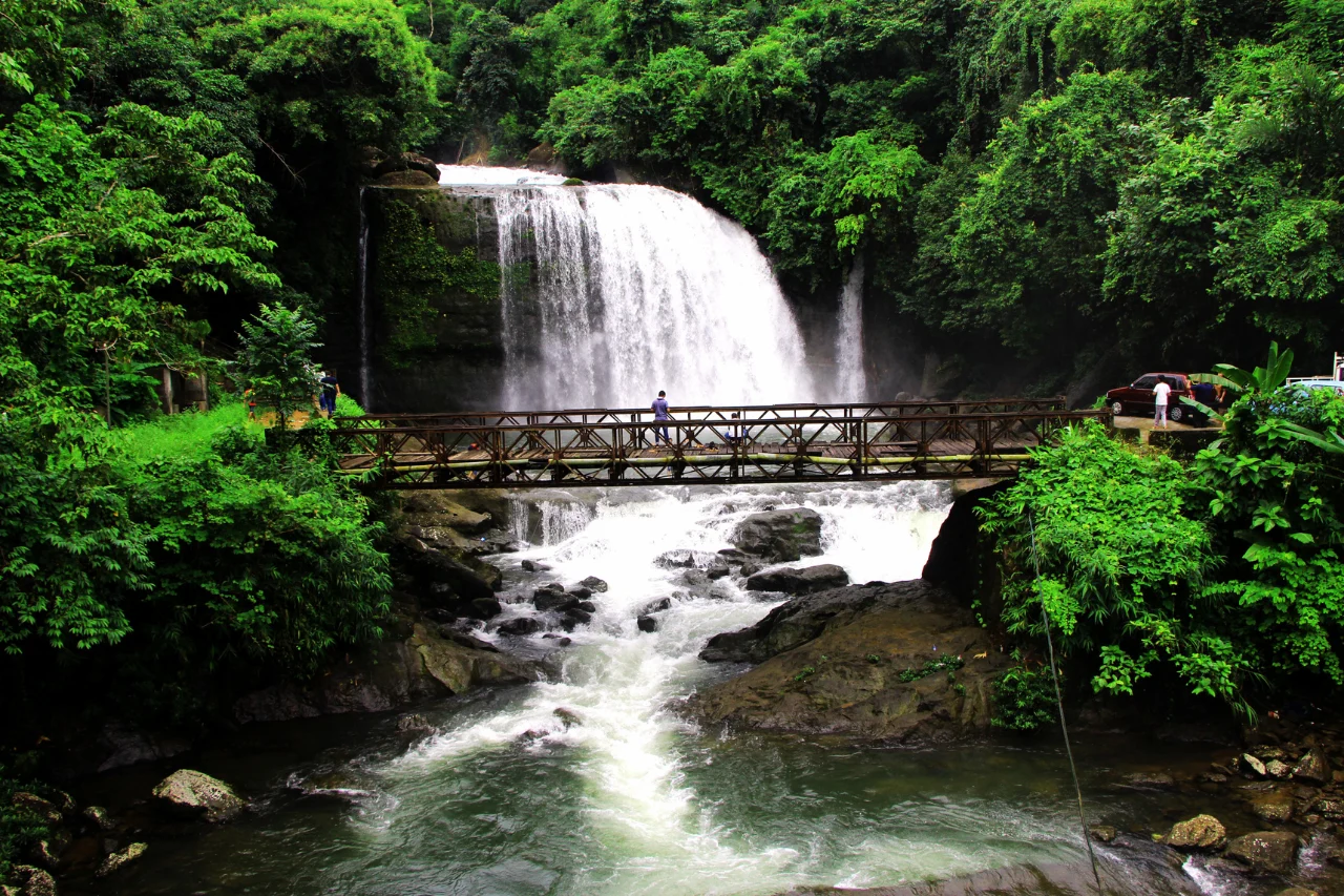 Meghalaya Tour Package Waterfalls